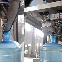 Máy Chiết Rót Bình 20L 9 May co cau tao chac chan va co tuoi tho cao