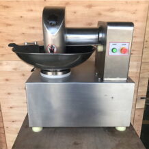 may danh nhuyen thit van hanh ben bi