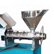 Máy Ép Dầu Công Nghiệp Trục Vít 6YL-80 12 thiet ke pheu dung toi uu bang inox giup may chong gi set dam bao tinh sach cho dau ep