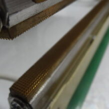 Máy Hàn Miệng Túi Dập Chân Dây Nhiệt Chân Thấp 300mm 9 luoi han bang dong co kha nang truyen nhiet nhanh