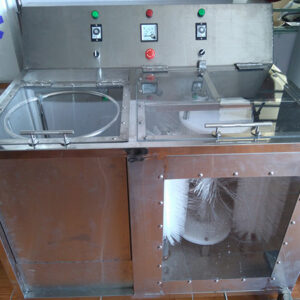 máy rửa bình nước bán tự động