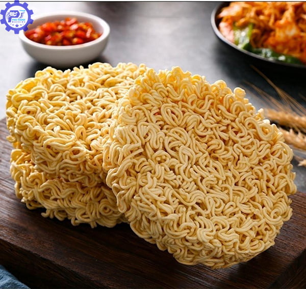 Dây Chuyền Sản Xuất Của Acecook 6 lam nguoi la giai doan dam bao nhiet do cua mi an lien