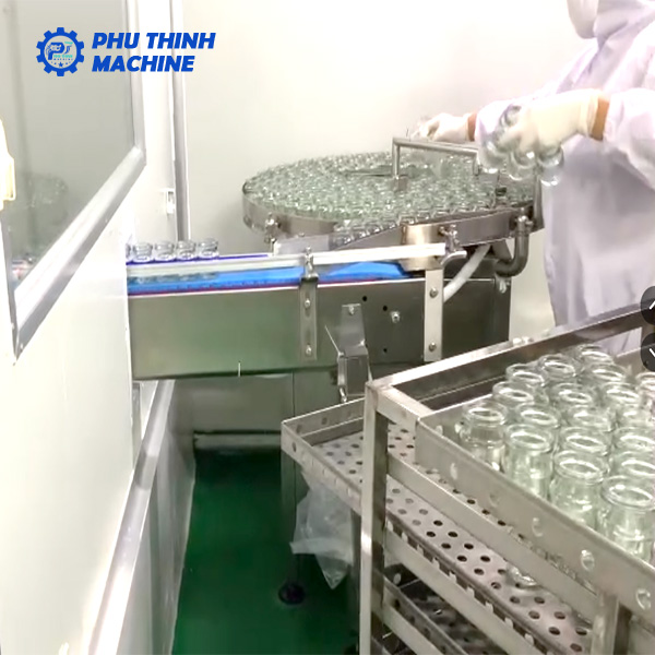 Bộ phận cấp hũ dây chuyền sản xuất yến tại Hà Nam