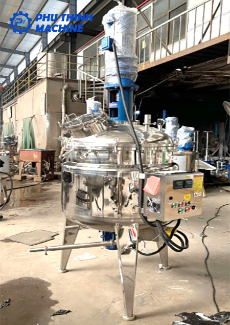 Bồn trộn cách nhiệt có cánh khuấy trong dây chuyền chiết rót vắc xin